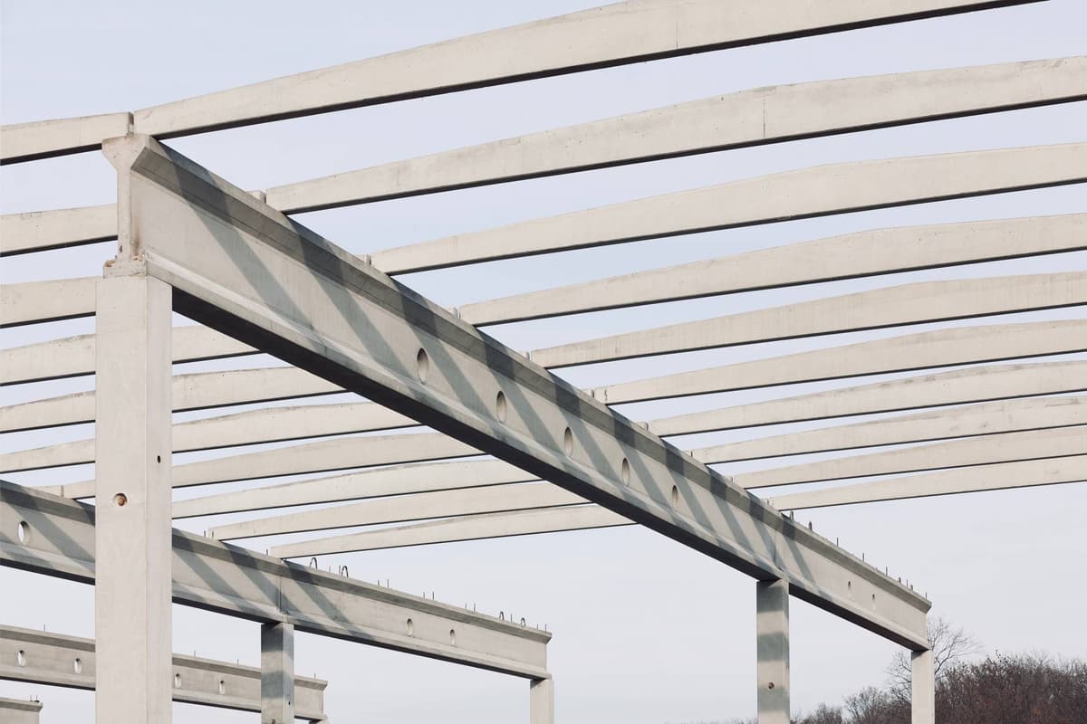 HALA LAPP KABEL W KWIETNIOWYM BUILDERZE