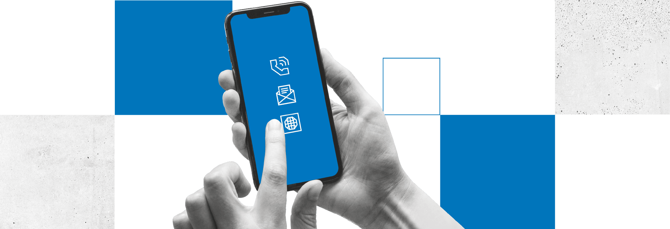 Ręce trzymające telefon.