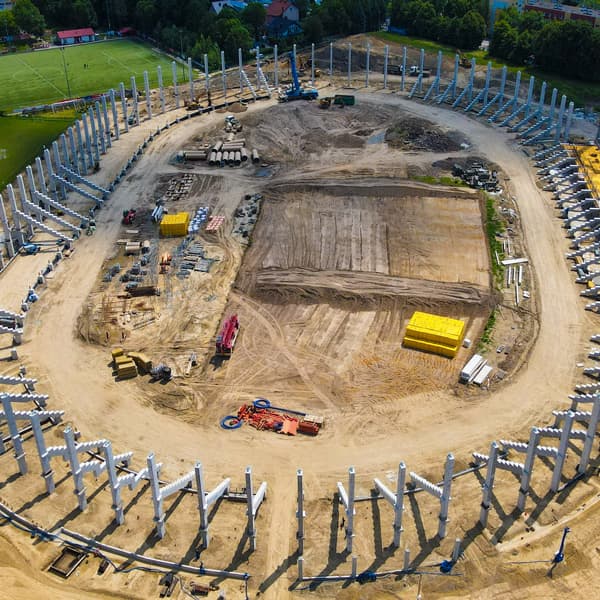 Stadion sportowy z wykorzystaniem prefabrykatów betonowych