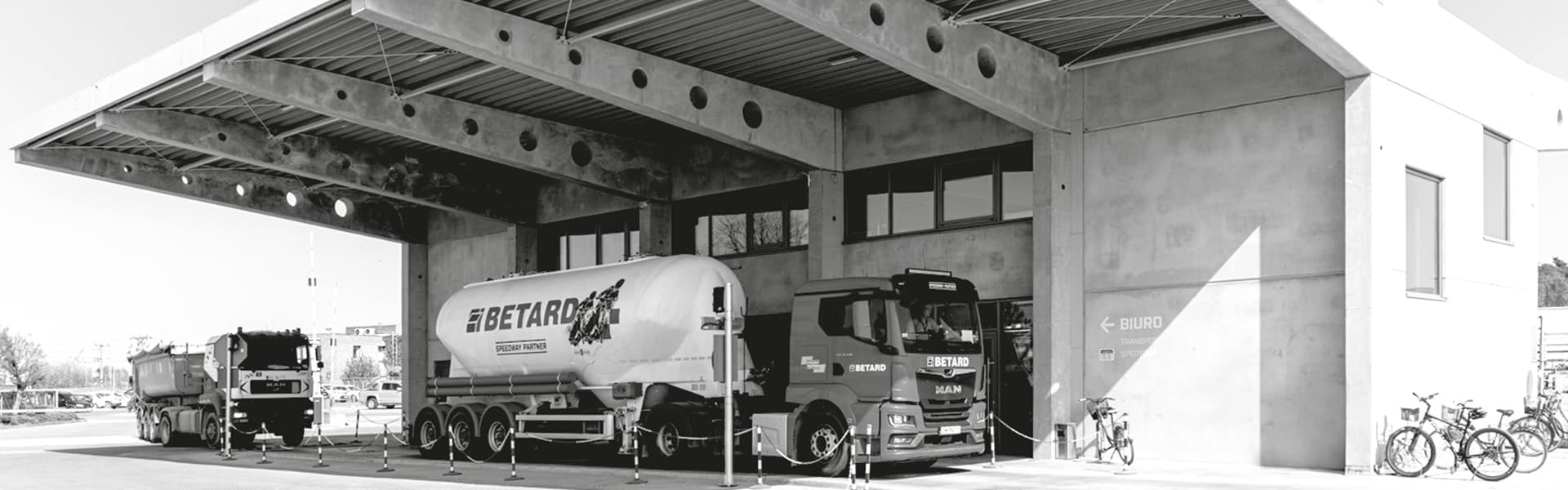 Praca - dział transportu i logistyki